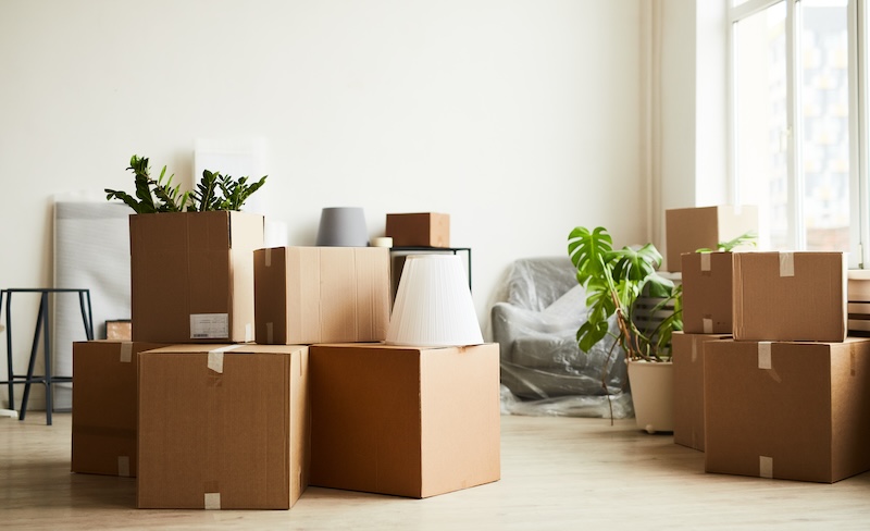 flyttfirma hjälper till